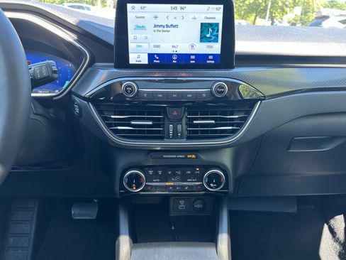 Used 2022 Ford Escape SEL w/ SEL Stealth AWD Package image 18