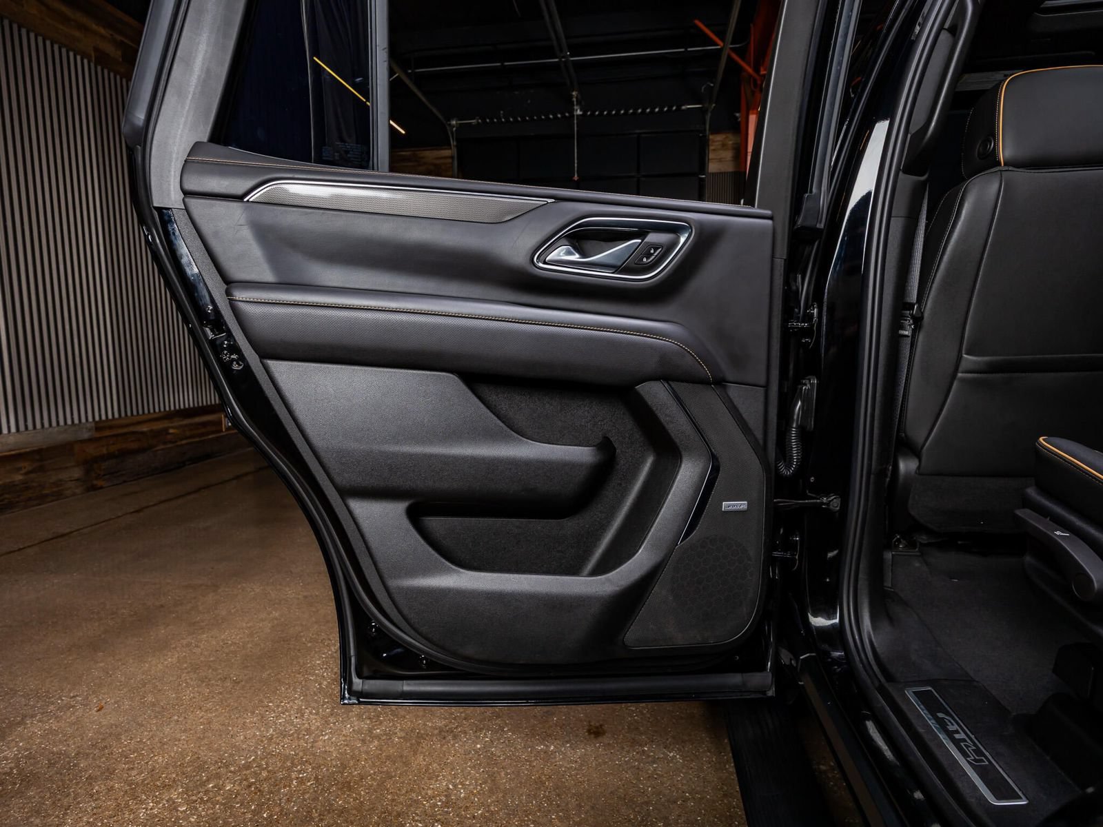 Used 2022 GMC Yukon AT4 AWD/4WD image 36