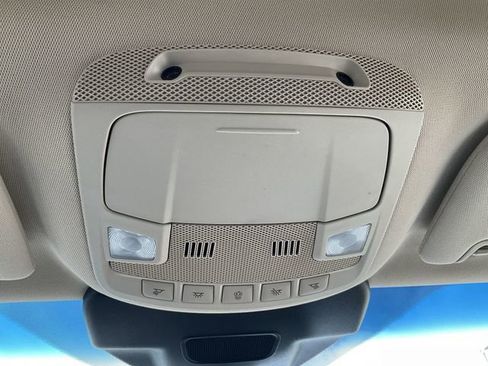 Used 2019 Lincoln Nautilus Select image 17