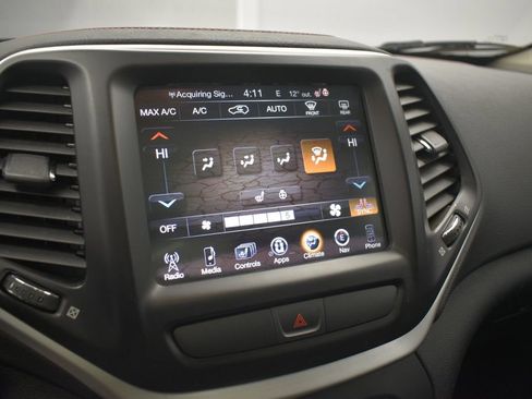 Certified 2016 Jeep Cherokee Trailhawk w/ Comfort/Convenience Group image 45