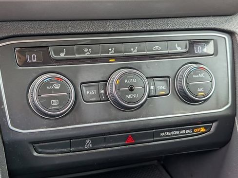 Used 2019 Volkswagen Atlas SE w/ Panoramic Sunroof Package FWD image 17