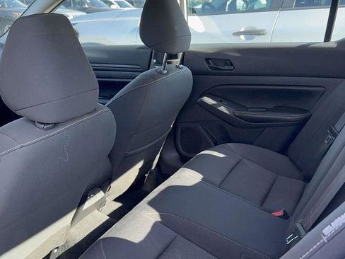 Used 2024 Nissan Altima 2.5 SV FWD image 11