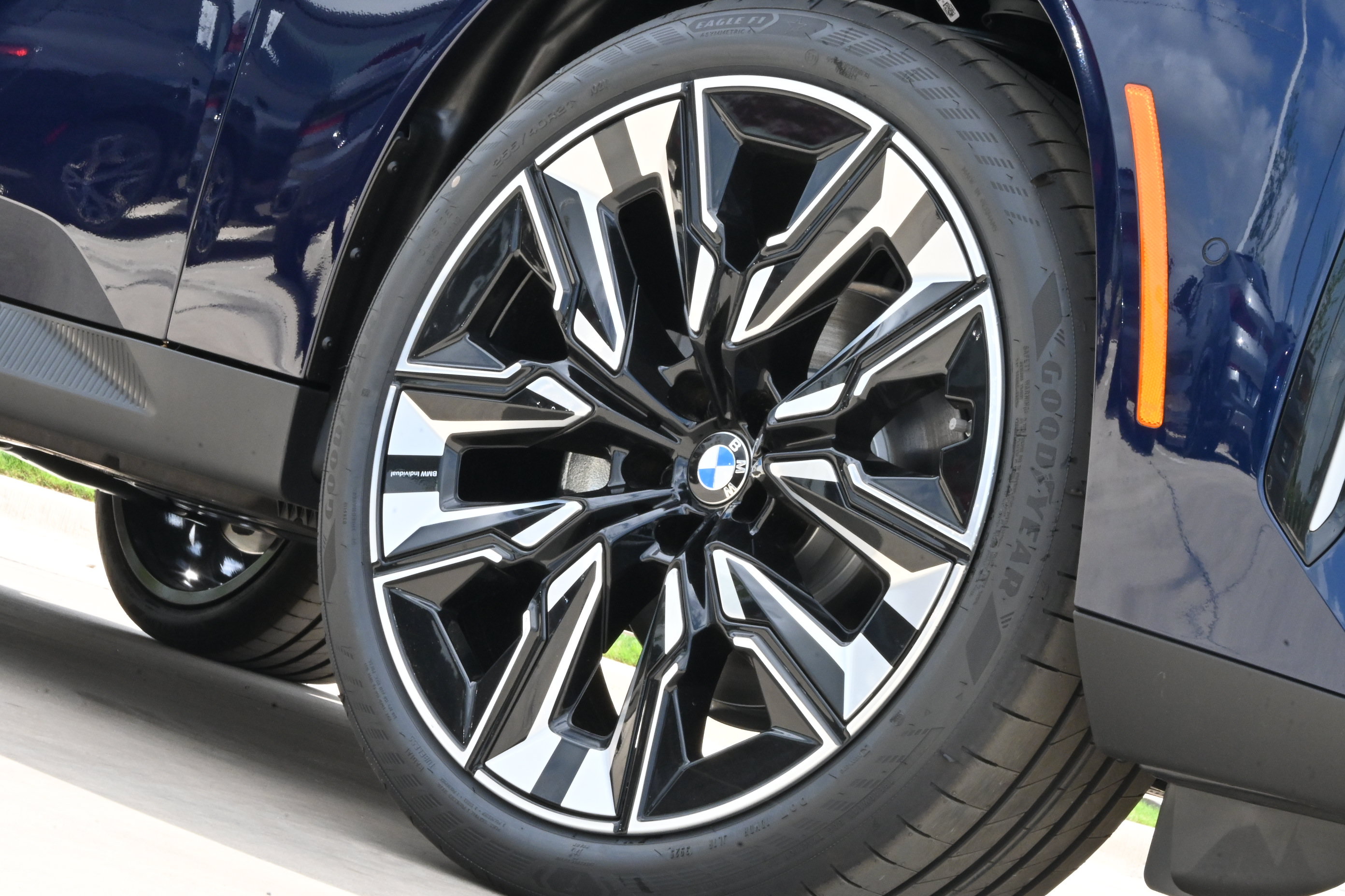 Used 2026 BMW X3 xDrive30i w/ Premium Package AWD/4WD image 9