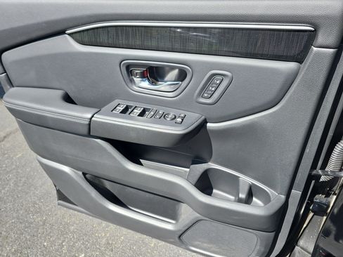 Used 2023 Honda Pilot Elite image 27