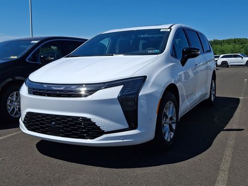 New 2027 Chrysler Pacifica Select AWD/4WD image 3