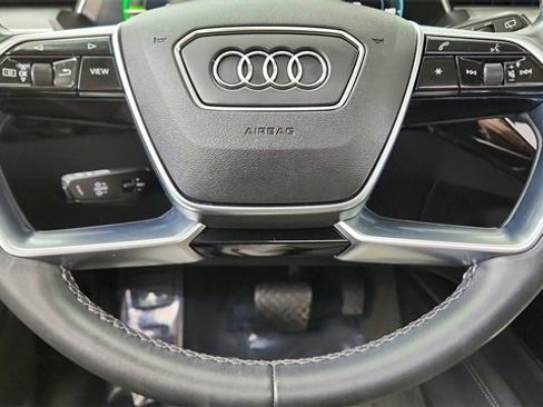 Used 2024 Audi Q8 e-tron Premium image 39