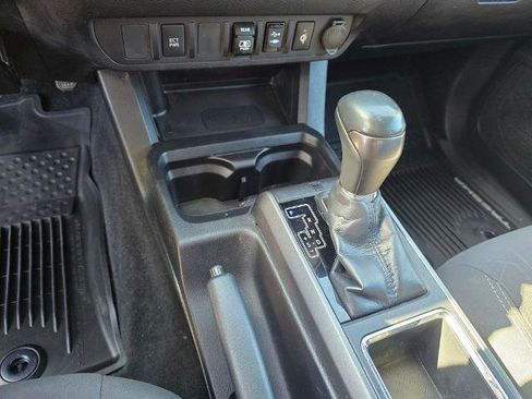 Used 2019 Toyota Tacoma TRD Off-Road AWD/4WD image 25