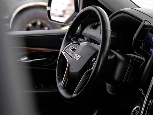 Used 2020 Cadillac Escalade Premium Luxury image 12