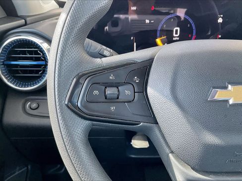 Certified 2025 Chevrolet Trax LT image 22