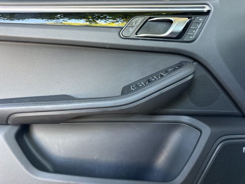 Certified 2023 Porsche Macan S AWD/4WD image 13