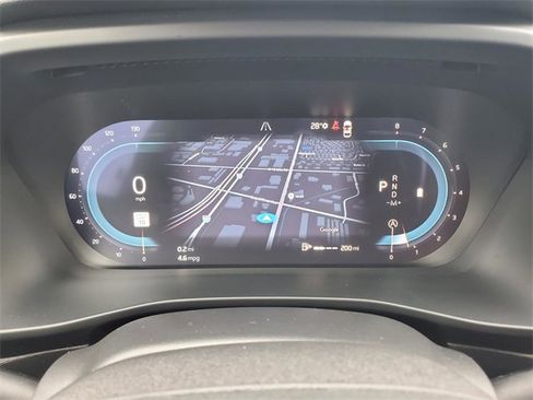 Used 2025 Volvo XC40 B5 Core image 18