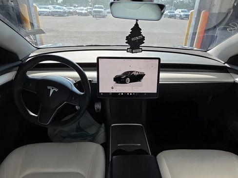 Used 2023 Tesla Model 3 Standard Range RWD image 4