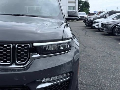 Used 2025 Jeep Grand Cherokee Summit AWD/4WD image 3