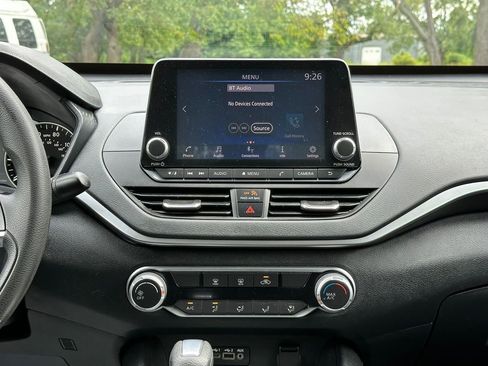 Used 2022 Nissan Altima 2.5 SV image 16