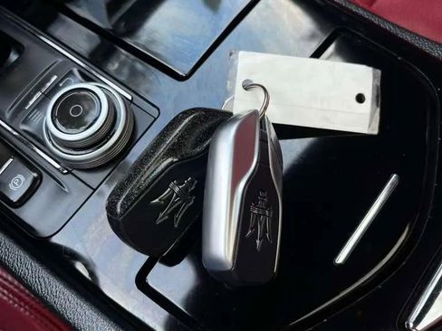 Used 2017 Maserati Quattroporte S GranSport image 14