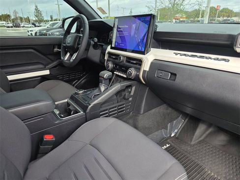 Used 2024 Toyota Tacoma TRD Sport image 9
