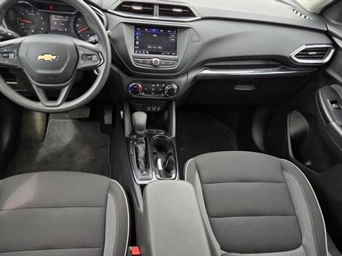 Used 2023 Chevrolet TrailBlazer LT FWD image 12