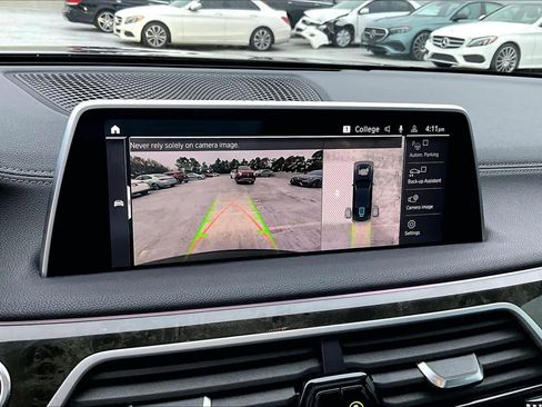 Used 2020 BMW 745e xDrive image 25