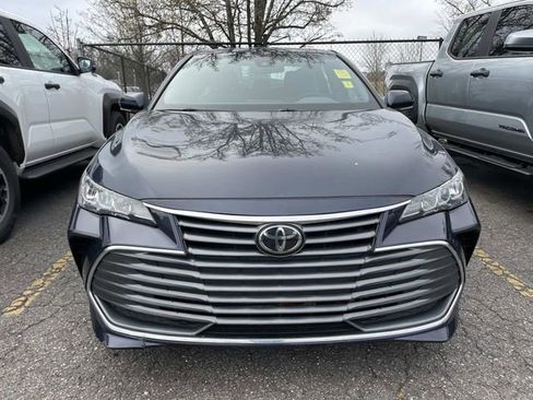 Used 2022 Toyota Avalon XLE w/ Moonroof Package image 6