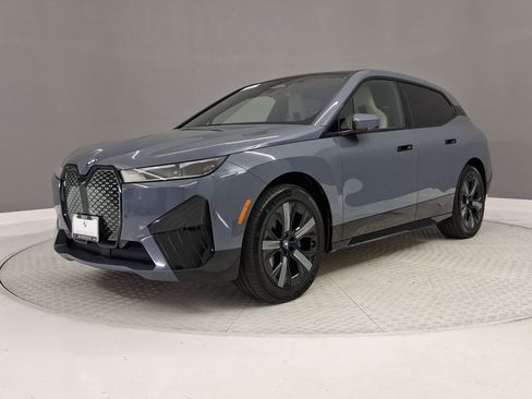 Certified 2023 BMW iX xDrive50 w/ Sport Package AWD/4WD image 34