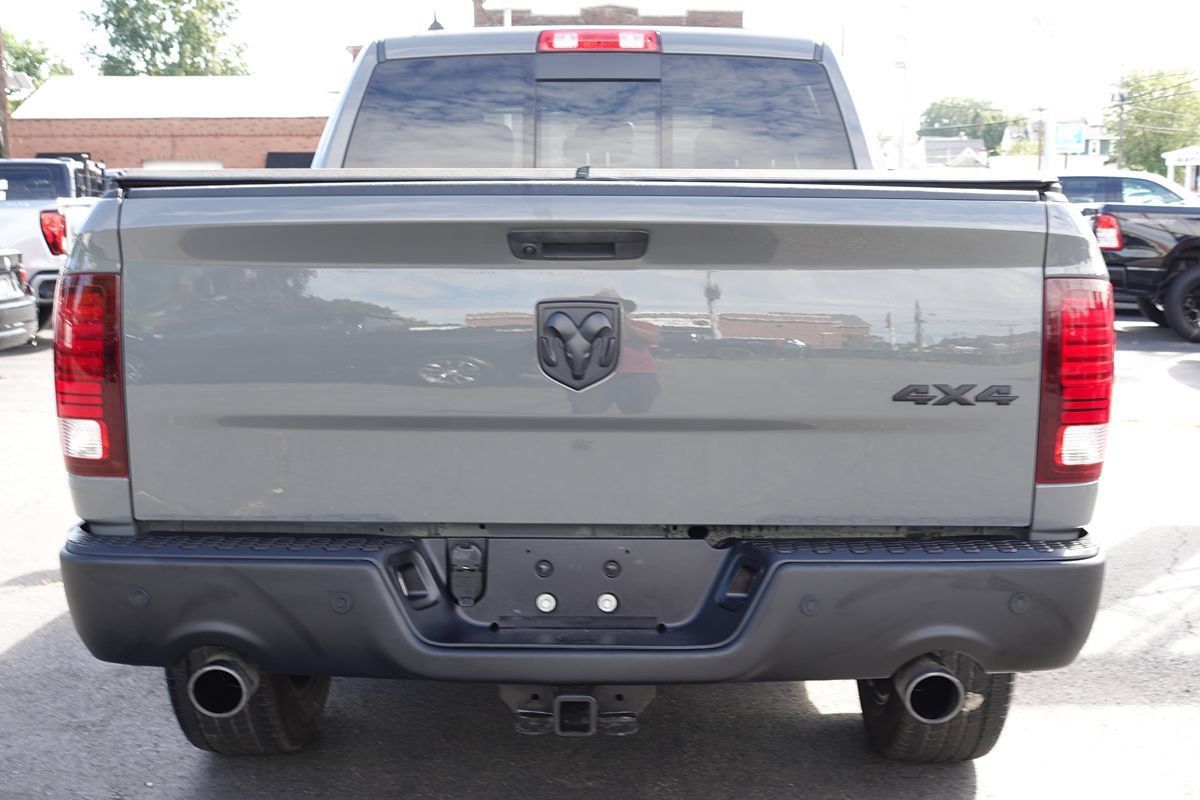 Used 2022 RAM 1500 Warlock w/ Ceramic Grey Warlock Package AWD/4WD image 12