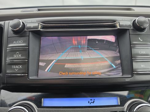 Used 2013 Toyota RAV4 Limited AWD/4WD image 25