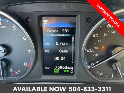 Used 2018 Toyota RAV4 XLE w/ Plus Extra Value Package FWD image 35