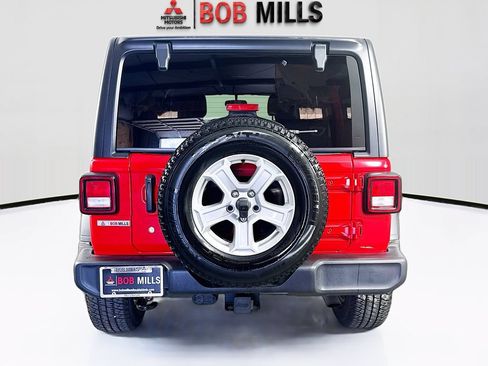 Used 2018 Jeep Wrangler Unlimited Sport S AWD/4WD image 6