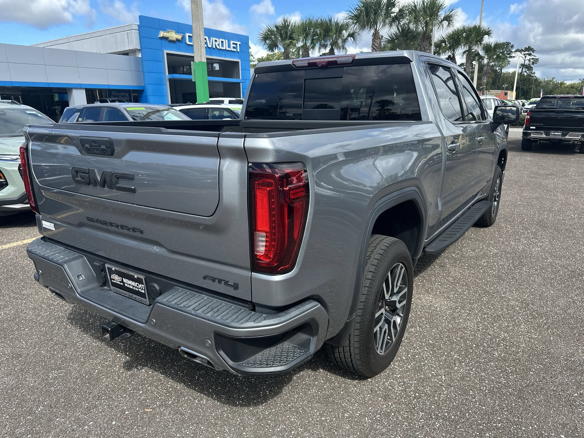 Used 2024 GMC Sierra 1500 AT4 w/ Technology Package AWD/4WD image 16