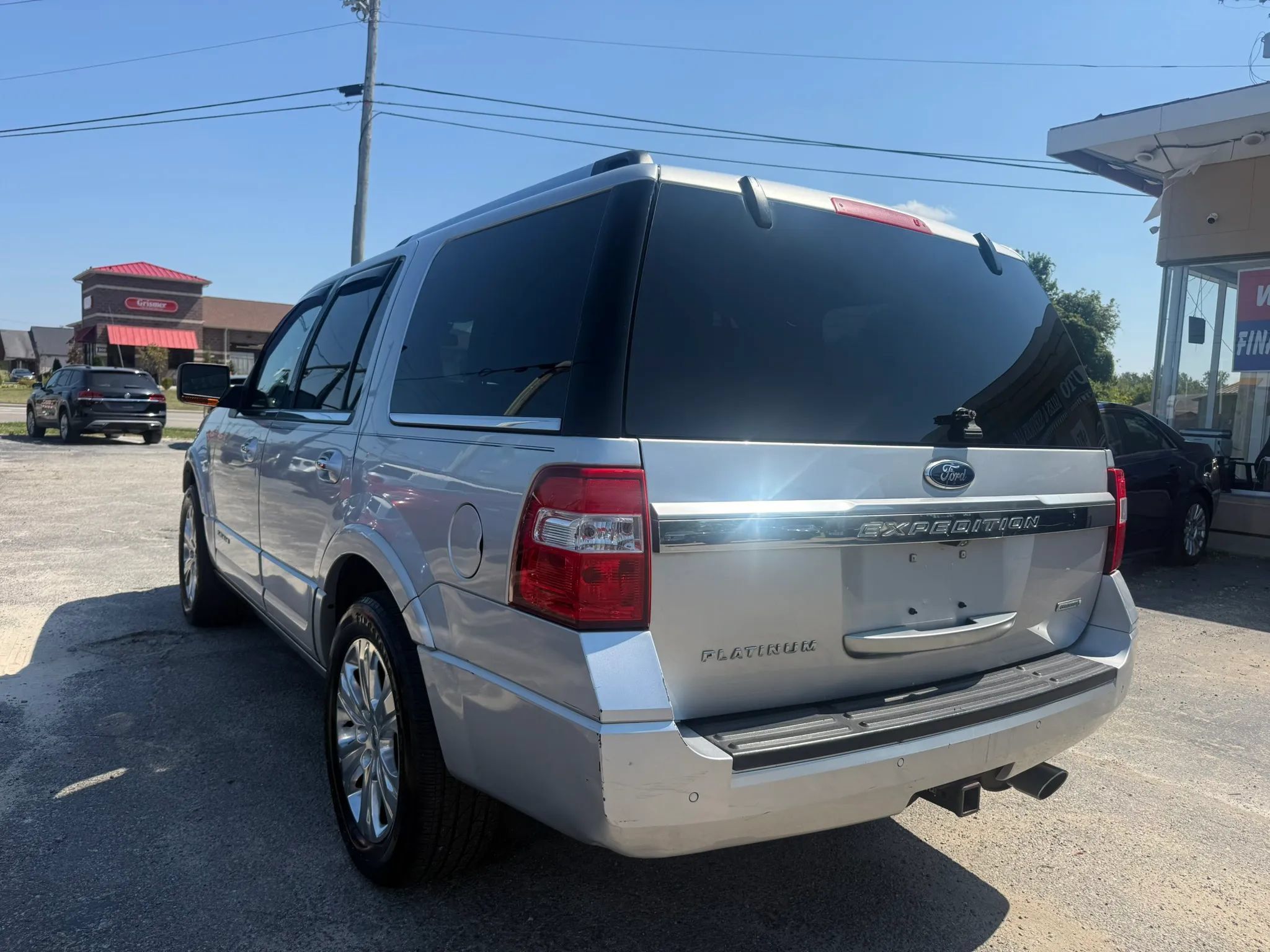 Used 2016 Ford Expedition Platinum AWD/4WD image 4