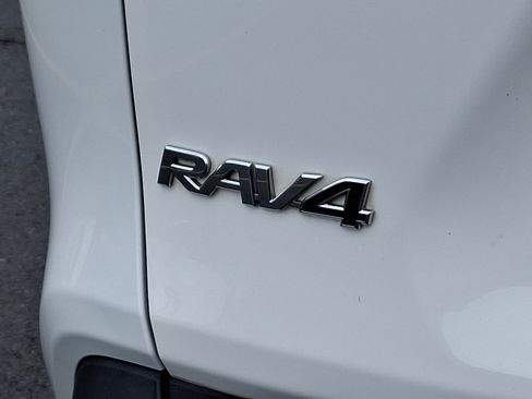Used 2023 Toyota RAV4 LE AWD/4WD image 30