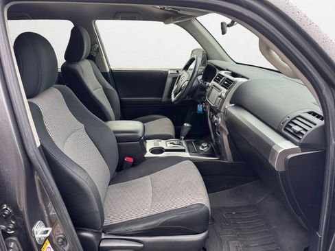 Used 2016 Toyota 4Runner SR5 AWD/4WD image 15