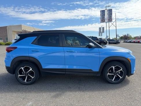 Used 2023 Chevrolet TrailBlazer RS w/ Sun and Liftgate Package FWD image 3