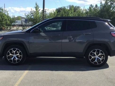Certified 2024 Jeep Compass Limited image 5
