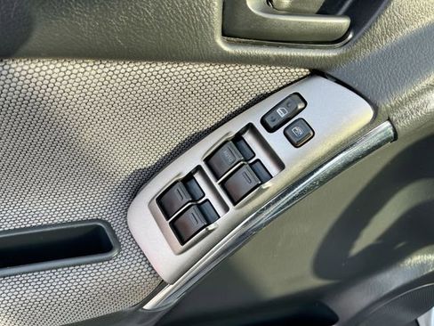 Used 2004 Pontiac Vibe w/ Moon And Tunes Value Package image 16