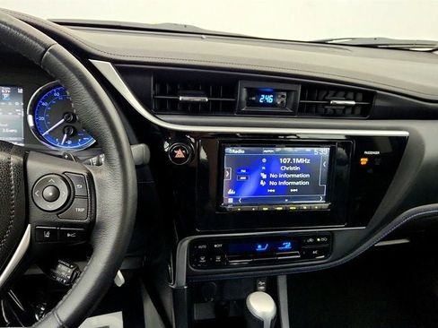 Used 2017 Toyota Corolla SE w/ Body Protection Package FWD image 17