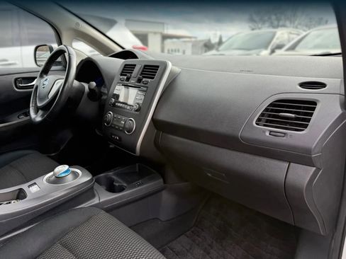Used 2014 Nissan Leaf S image 19