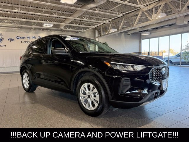 Used 2025 Ford Escape Active AWD/4WD image 2