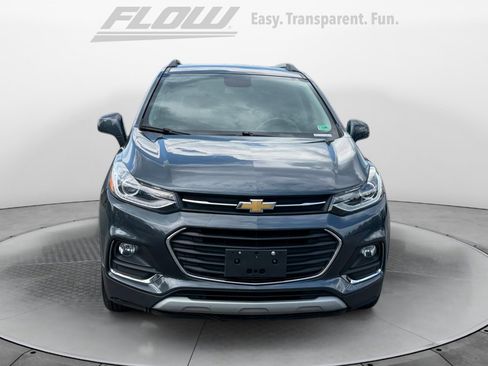 Used 2021 Chevrolet Trax LT FWD image 3