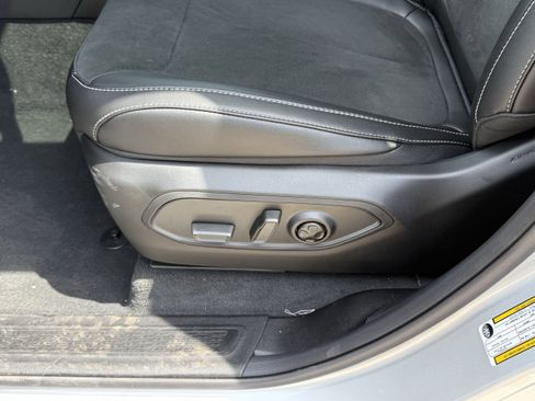 New 2025 Jeep Grand Cherokee L Altitude image 13