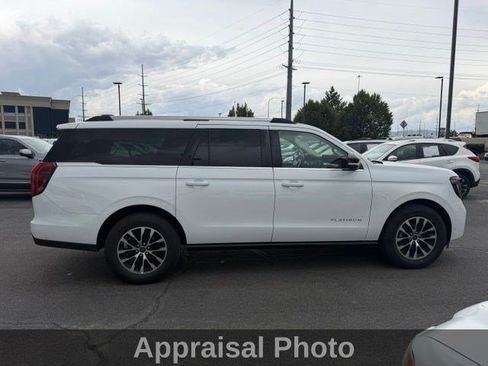 Used 2025 Ford Expedition Max Platinum AWD/4WD image 3