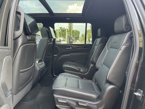 Used 2021 Cadillac Escalade ESV Sport w/ Driver Assist Tech Package AWD/4WD image 26