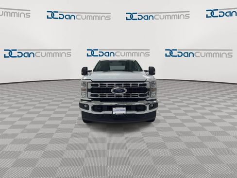 Used 2026 Ford F250 XLT AWD/4WD image 3
