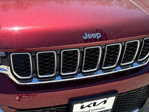 Used 2022 Jeep Grand Cherokee Limited AWD/4WD image 28