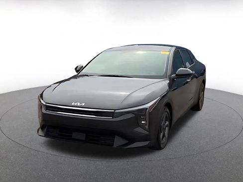 Used 2025 Kia K4 LXS image 8