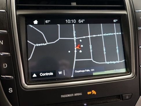 Used 2017 Lincoln MKX Reserve w/ Driver Assistance Package AWD/4WD image 8