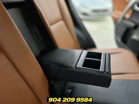 Used 2016 Toyota RAV4 Limited FWD image 25