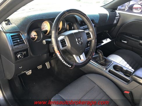 Used 2013 Dodge Challenger R/T image 10