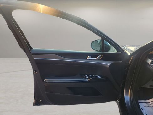 Used 2021 Kia K5 LXS image 8