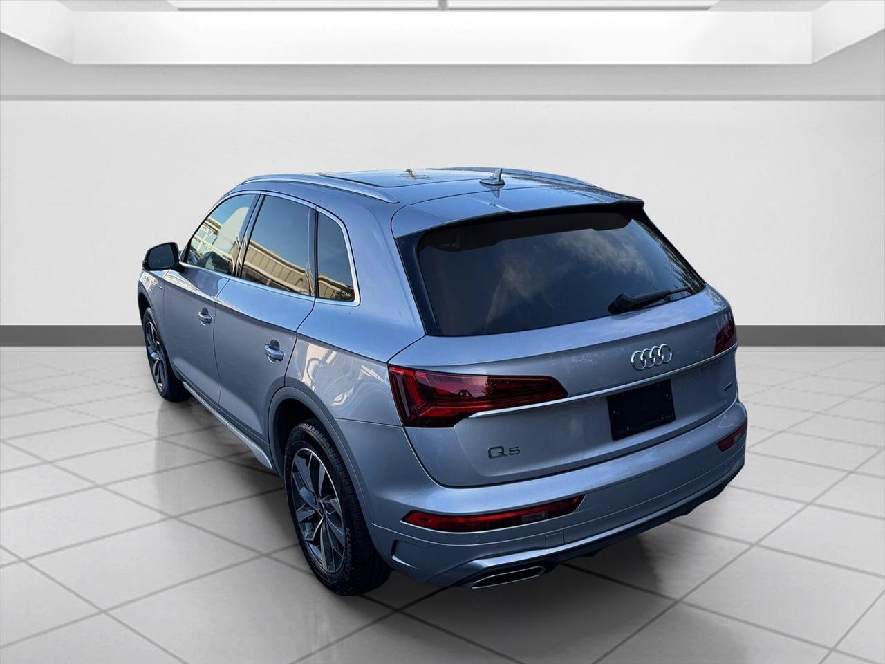 Used 2023 Audi Q5 2.0T Premium Plus w/ Premium Plus Package AWD/4WD image 9